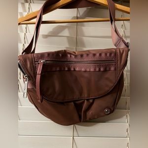 Lululemon crossbody - NWOT, never used. Mauve colour.